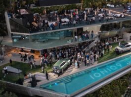 Hyundai Motor Présente le SUV Électrique IONIQ 9 à la Goldstein House avant le Salon de Los Angeles