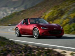 Mazda célèbre les 35 ans du MX-5 à Rétromobile 2025