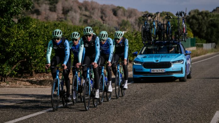 SKODA et DECATHLON AG2R LA MONDIALE - Une alliance stratégique qui marque un nouveau chapitre dans le cyclisme professionnel