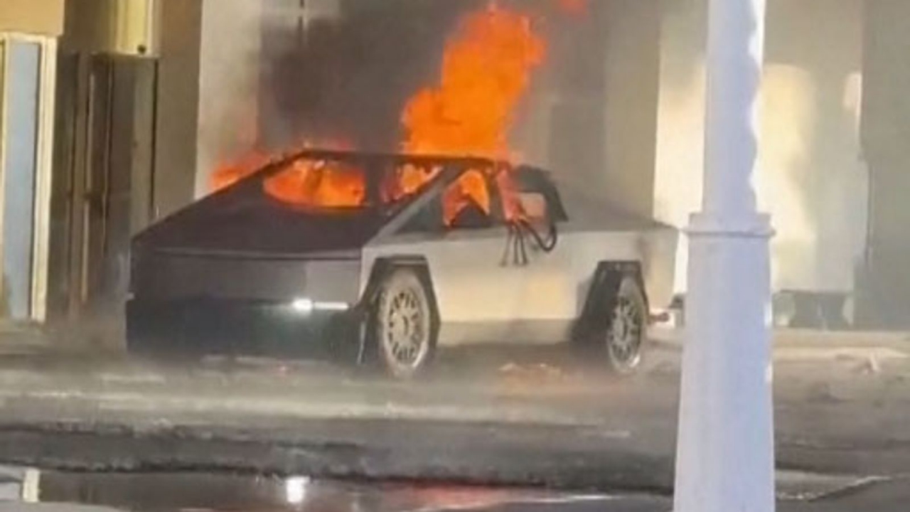 Tesla Cybertruck Explosion