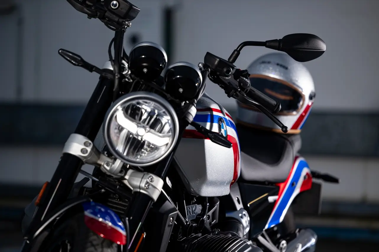 BMW R 12 Julie Wood 2025