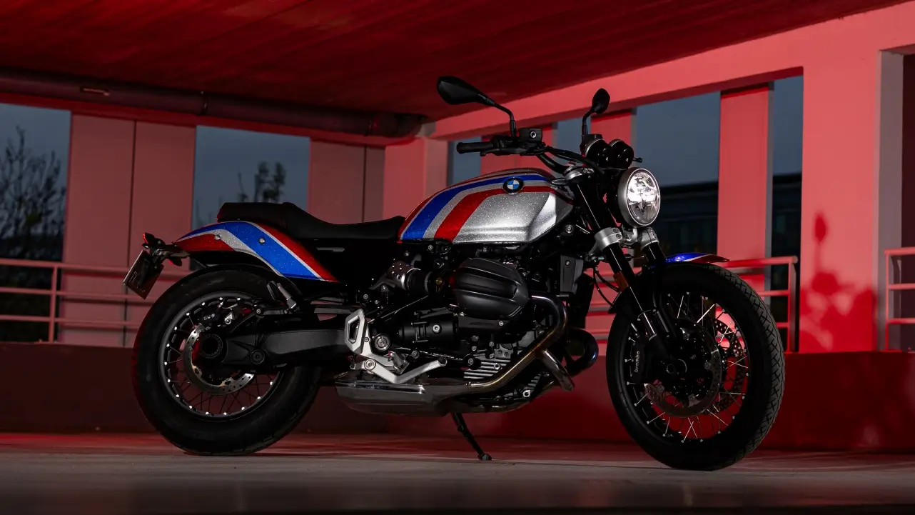BMW R 12 Julie Wood 2025