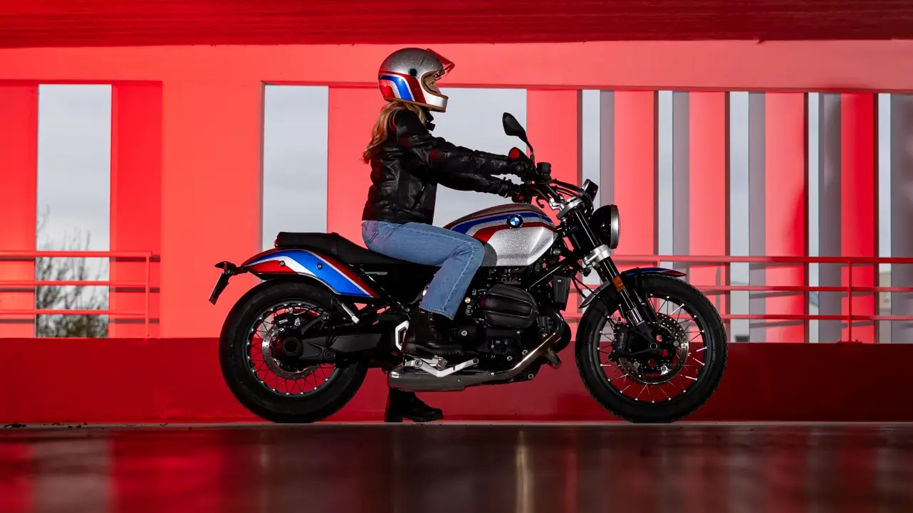 BMW R 12 Julie Wood 2025