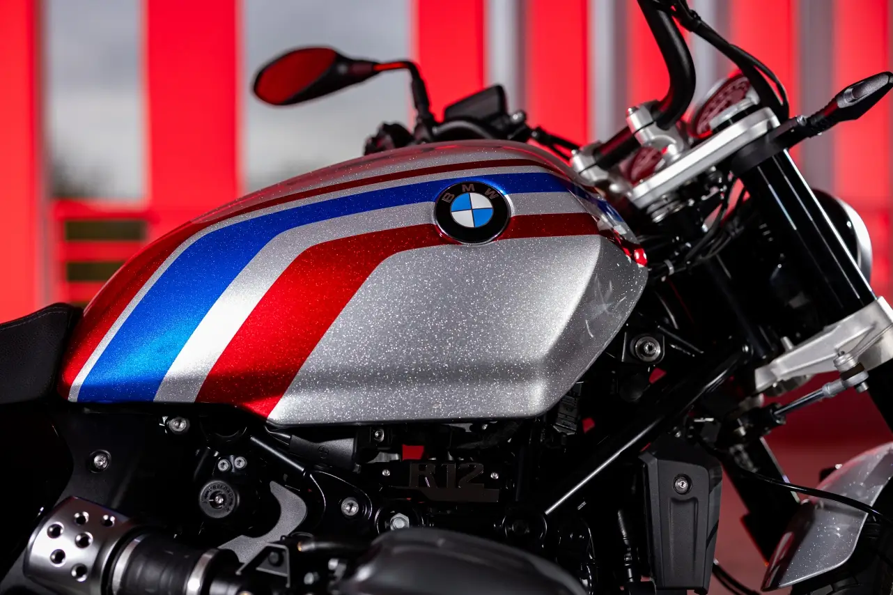 BMW R 12 Julie Wood 2025
