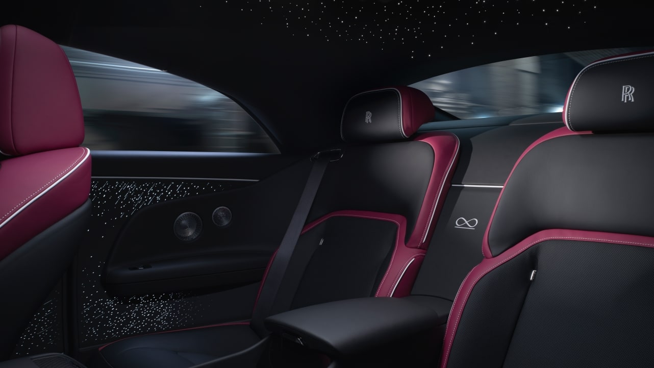 Rolls-Roye Black Badge Spectre 2025