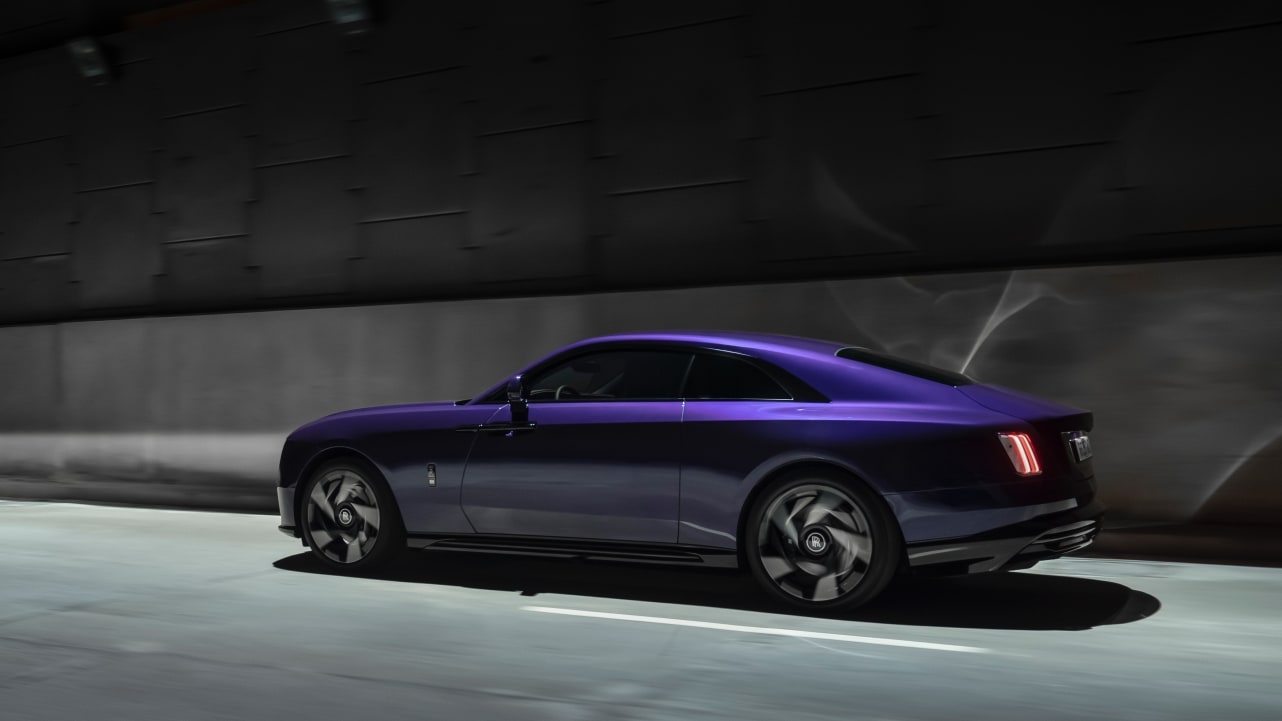 Rolls-Roye Black Badge Spectre 2025