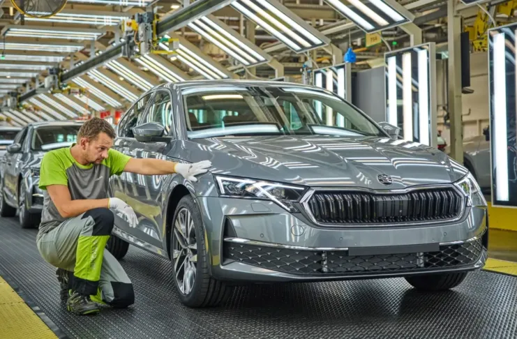 Skoda Auto pulvérise les records avec plus de 925 000 véhicules produits en 2024