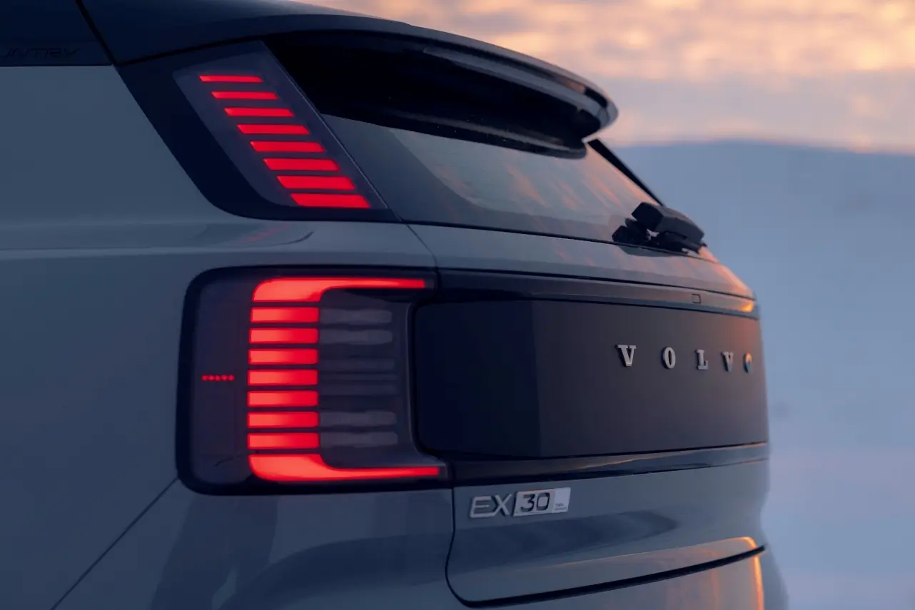 Volvo EX30 Cross Country 2025