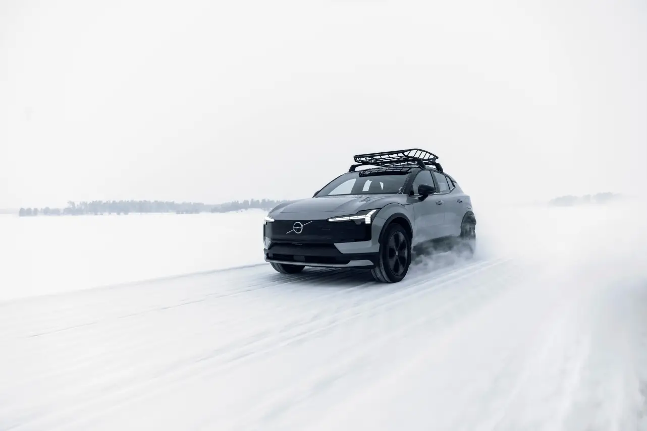 Volvo EX30 Cross Country 2025