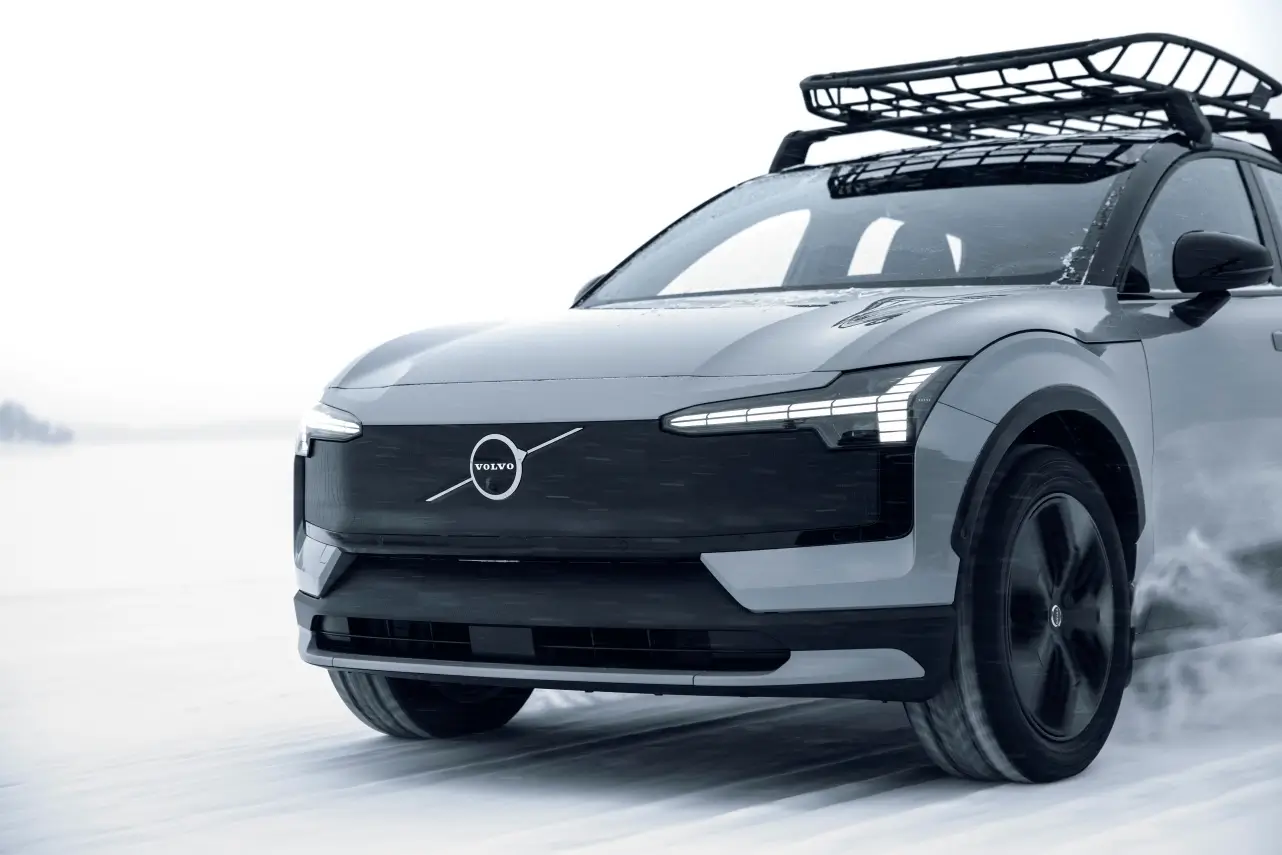 Volvo EX30 Cross Country 2025