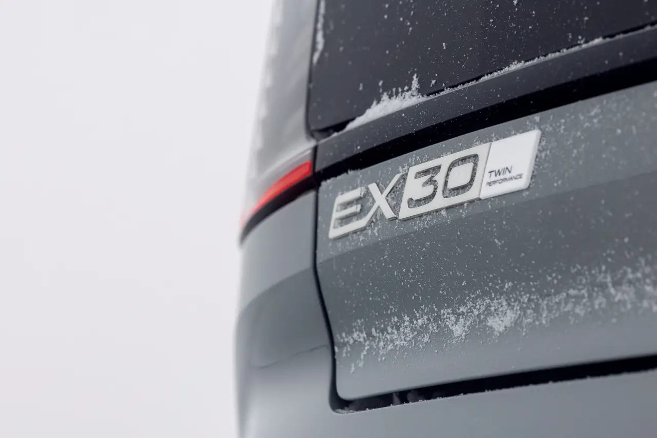 Volvo EX30 Cross Country 2025