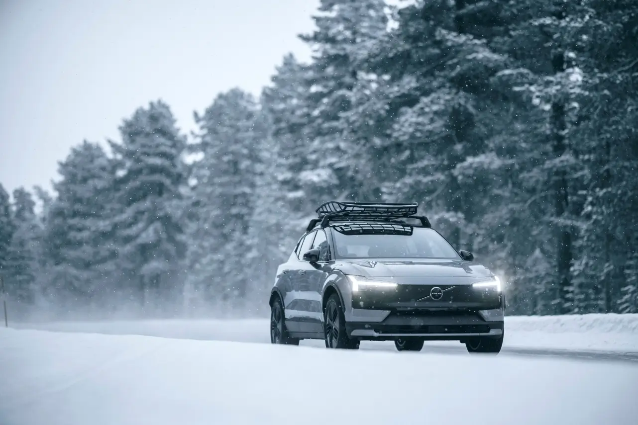 Volvo EX30 Cross Country 2025