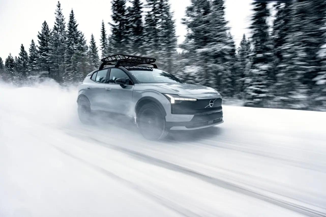 Volvo EX30 Cross Country 2025
