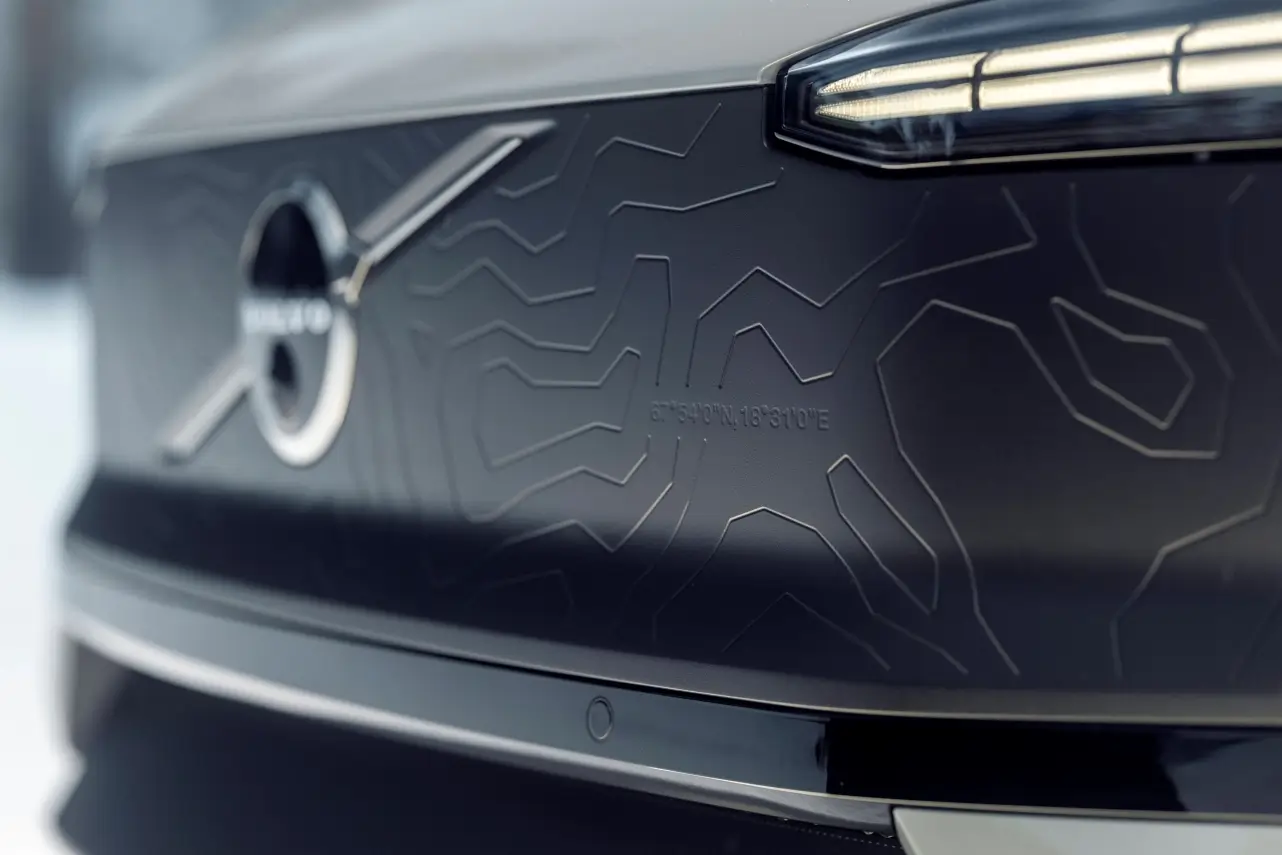 Volvo EX30 Cross Country 2025