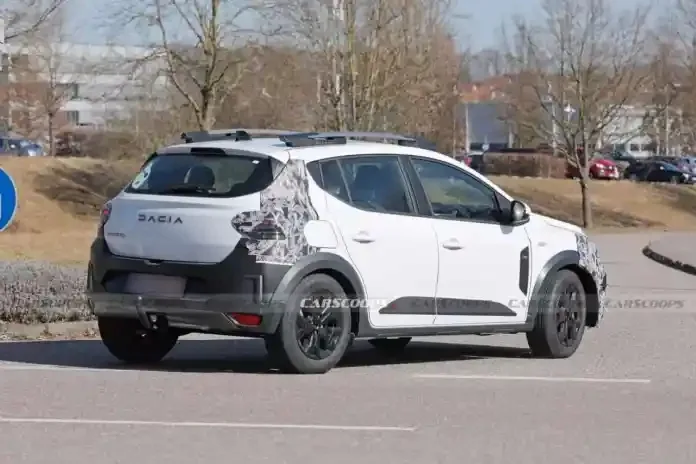 Dacia Sandero Stepway 2026 - credit image carscoops.com