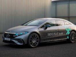 Mercedes-Benz Teste des Feux Turquoise pour la Conduite Automatisée en Allemagne