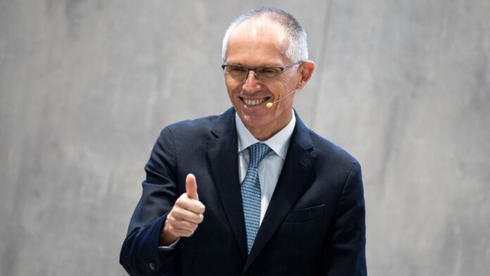 Stellantis - Polémique autour des 26 millions d’euros pour l’ex-PDG Carlos Tavares