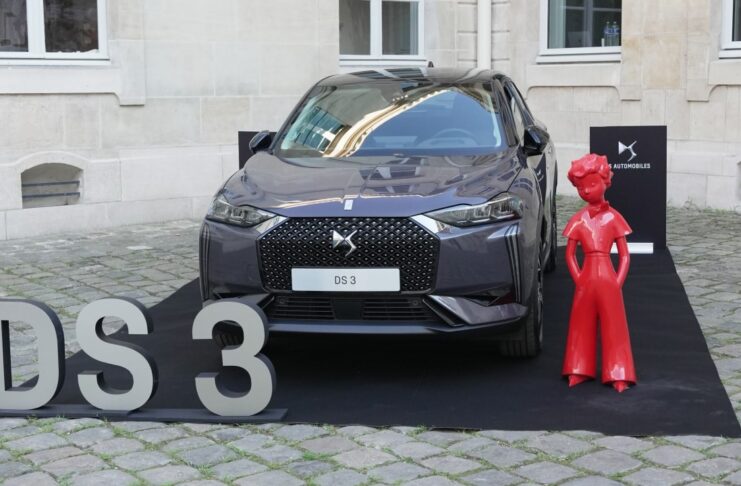 Une DS 3 E-TENSE 100 % électrique récolte 75 000 € en soutient de la campagne «Guérir le cancer de l’enfant au 21ème siècle.»