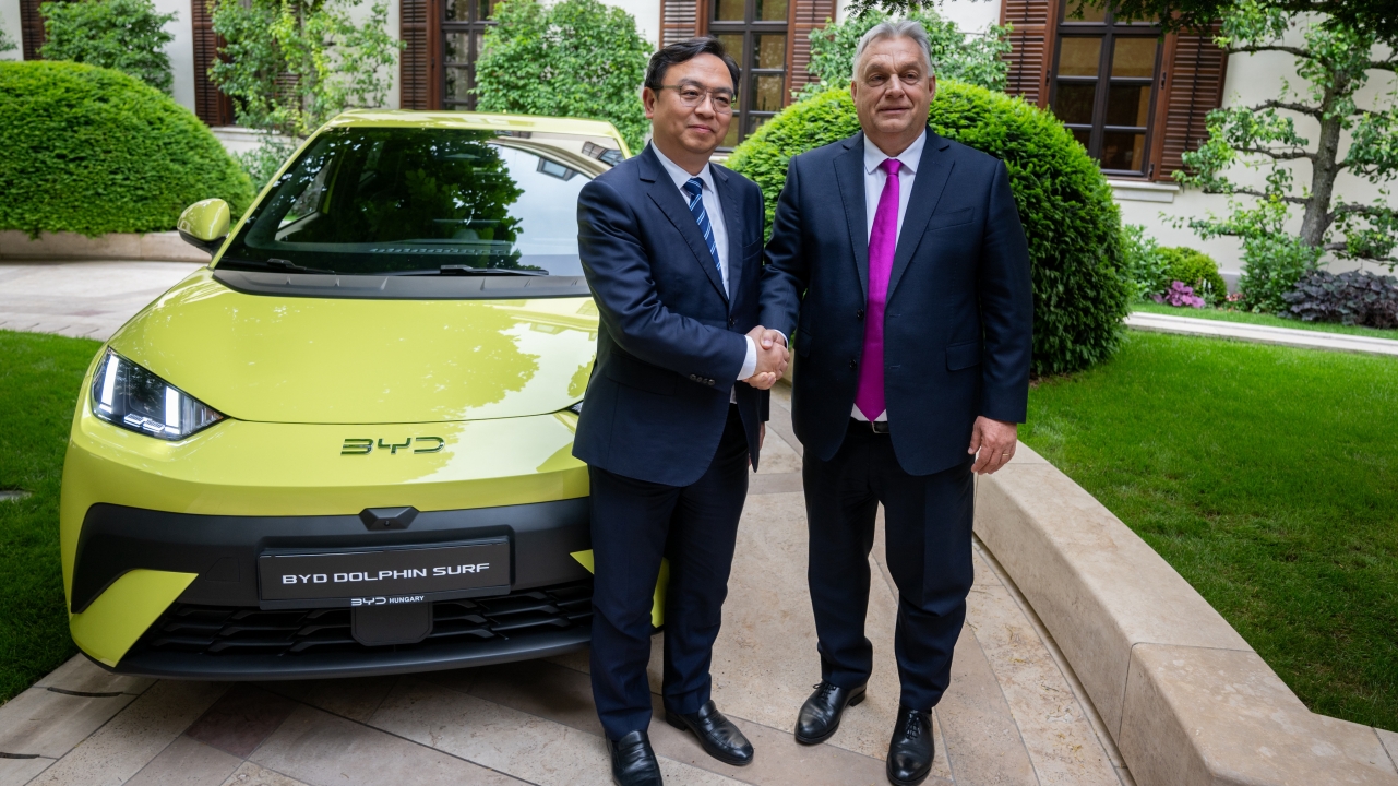 BYD DOLPHIN SURF présentation