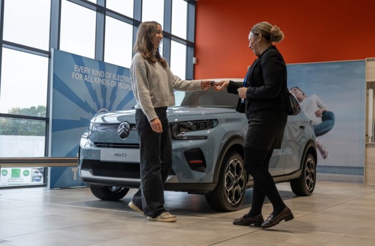 Etude Citroen - 48 % des Femmes estiment que l’expérience d’achat automobile est orientée vers les Hommes