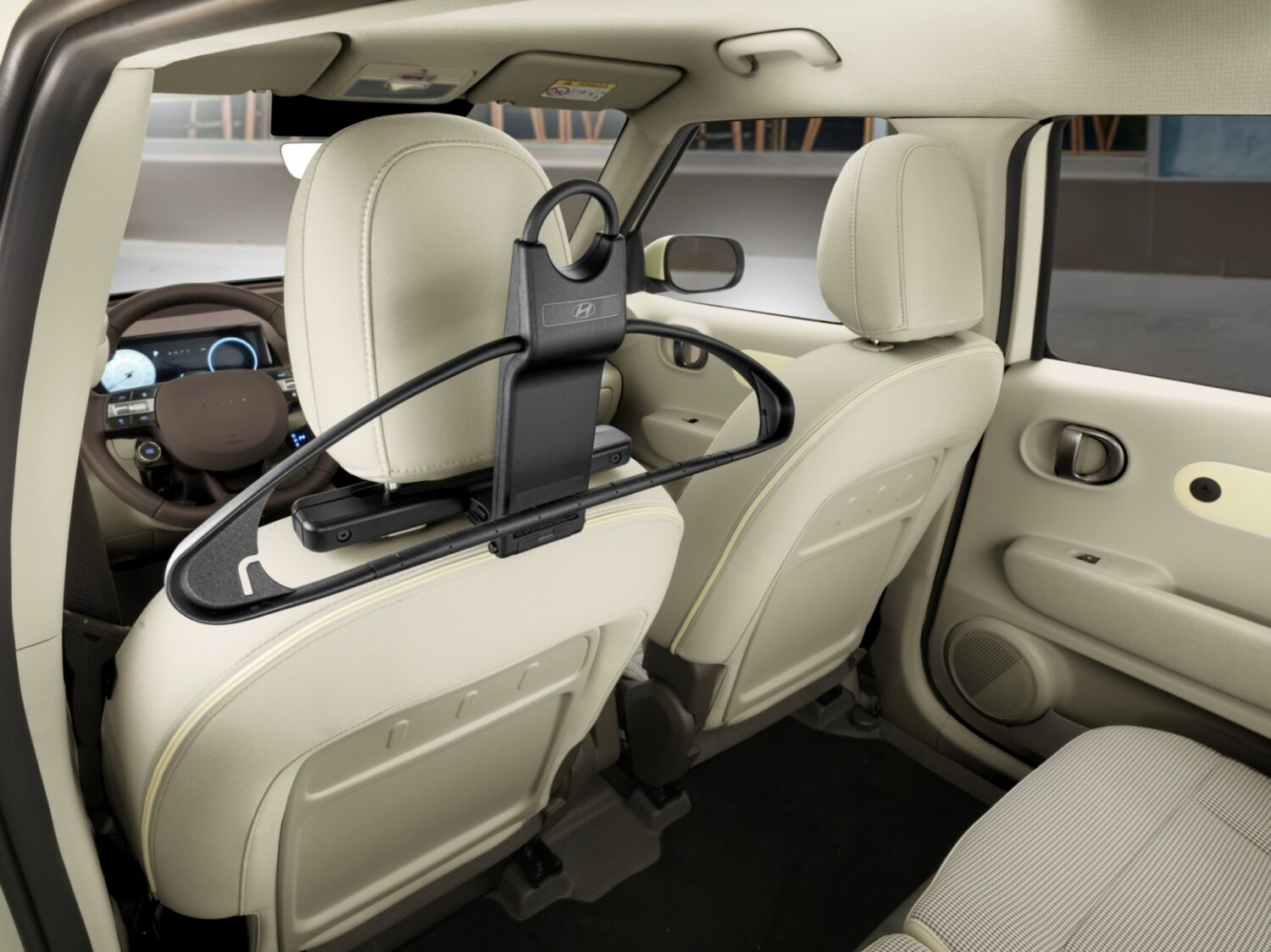 Hyundai Inster accessoires - Cintre pour costumes