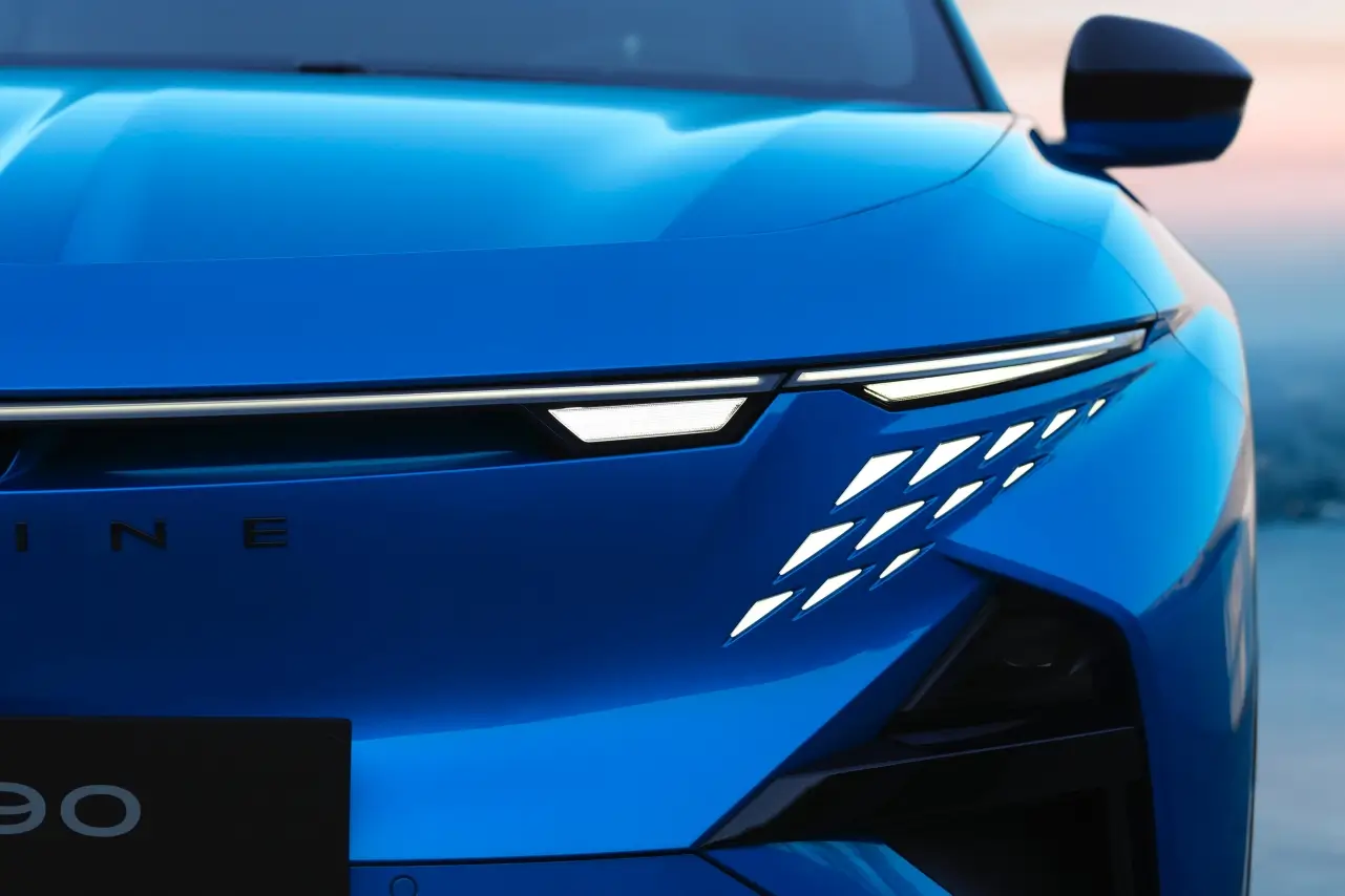 Alpine A390 2025