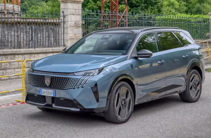 Essai Peugeot E-5008 électrique 2025