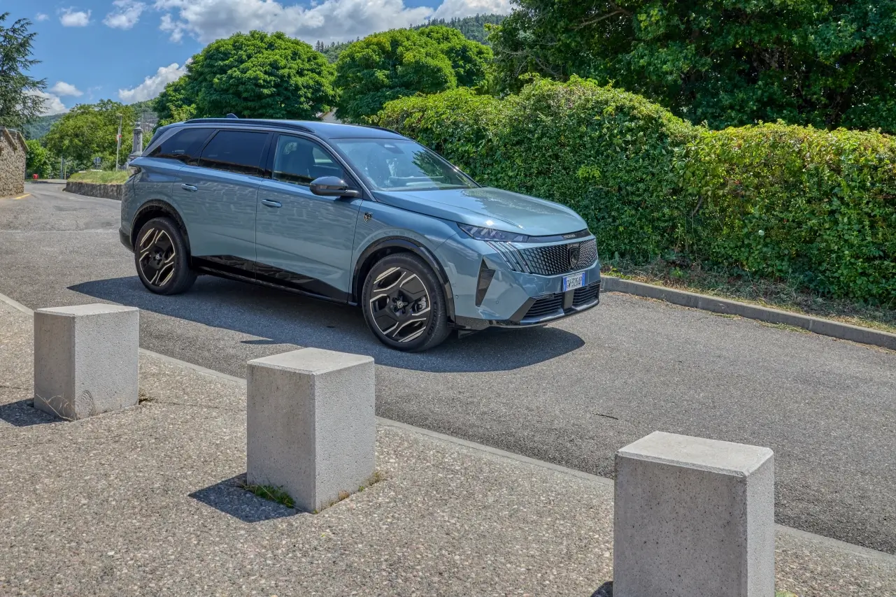 Essai Peugeot E-5008 électrique 2025