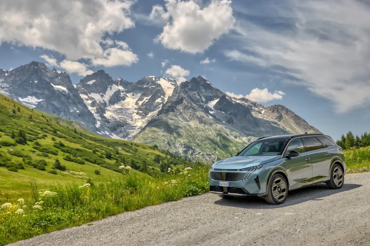Essai Peugeot E-5008 électrique 2025