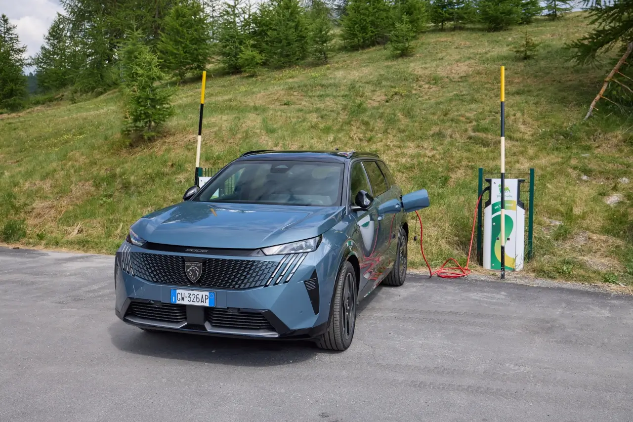 Essai Peugeot E-5008 électrique 2025