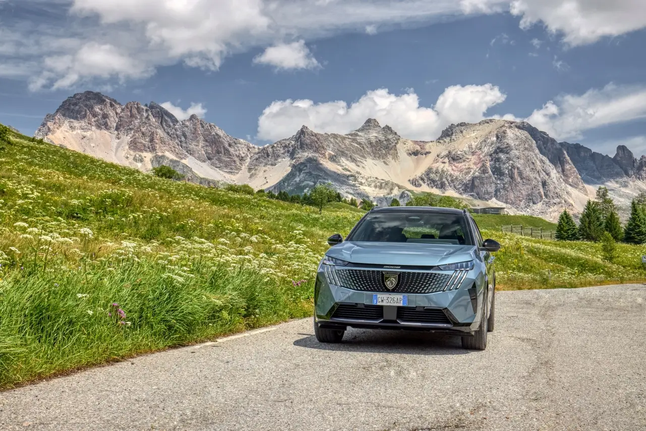 Essai Peugeot E-5008 électrique 2025
