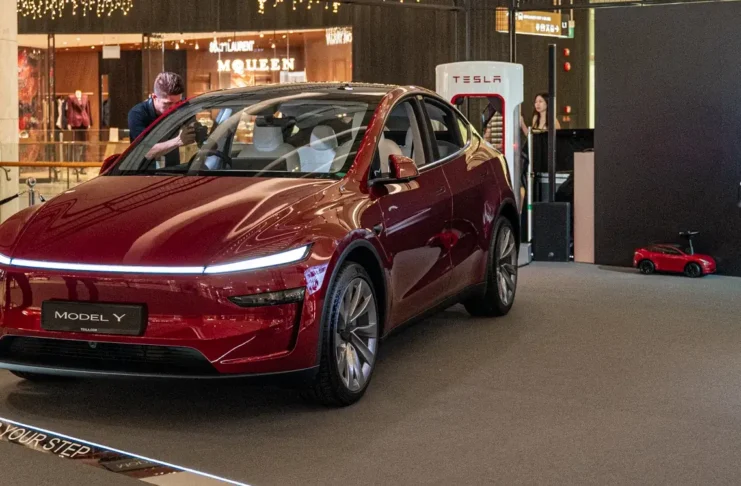 Tesla Model Y 2025