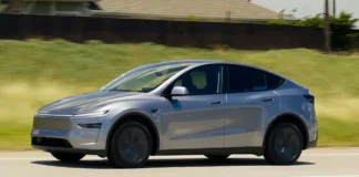 Tesla Model Y se livre seule à son client