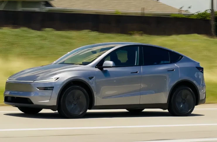 Tesla Model Y se livre seule à son client