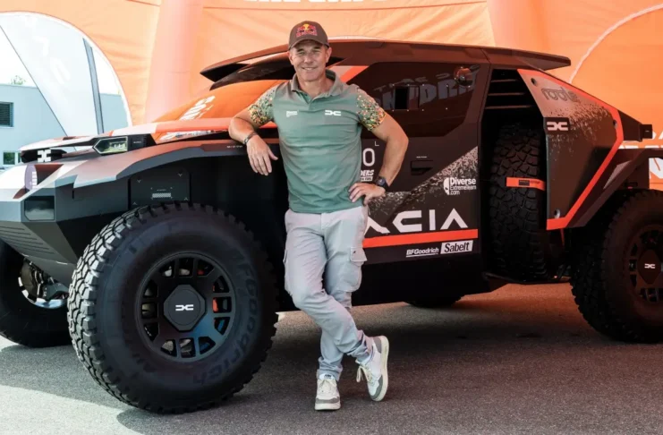 Sébastien Loeb et les Dacia Sandriders