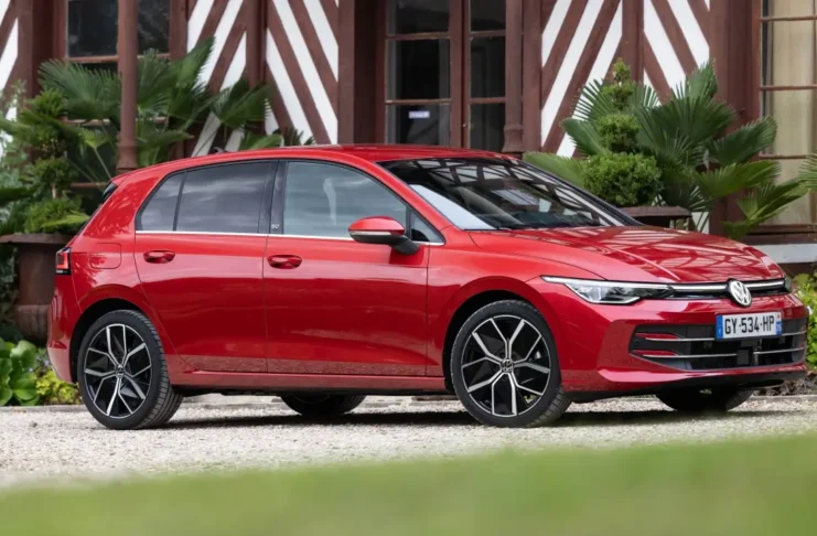 Volkswagen Golf 8 Hybrid 2025