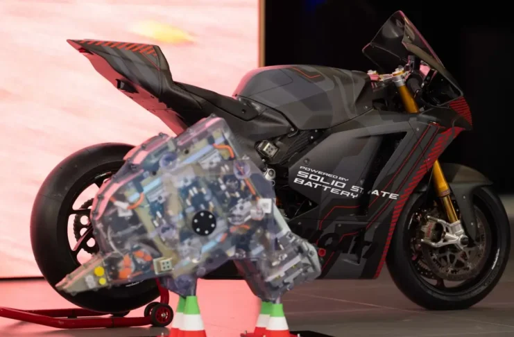 DUCATI V21L