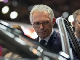 Carlos Tavares s’excuse pour les Airbags Takata et alerte sur l’avenir de Stellantis Carlos Tavares s'excuse pour les Airbags Takata et alerte sur l’avenir de Stellantis
