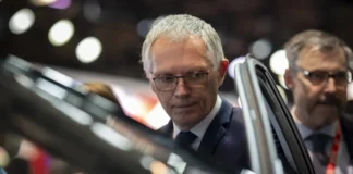 Carlos Tavares s'excuse pour les Airbags Takata et alerte sur l’avenir de Stellantis