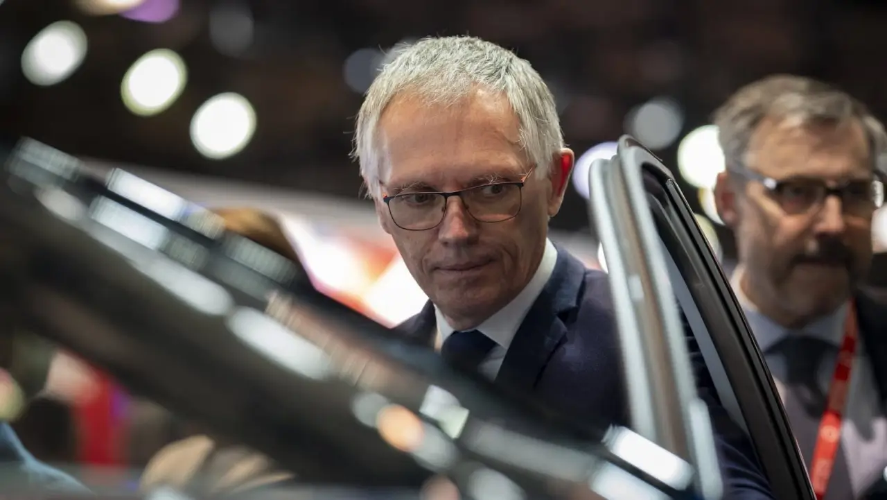 Carlos Tavares s'excuse pour les Airbags Takata et alerte sur l’avenir de Stellantis Carlos Tavares s'excuse pour les Airbags Takata et alerte sur l’avenir de Stellantis