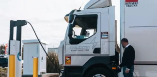 Chargepoly à Solutrans 2025 : le spécialiste français de la recharge rapide pour poids lourds accélère et dévoile sa nouvelle génération de solutions Chargepoly recharges camions électriques