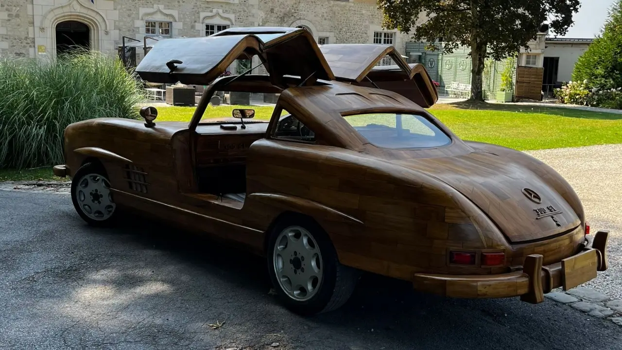 Mercedes 300 SL en bois