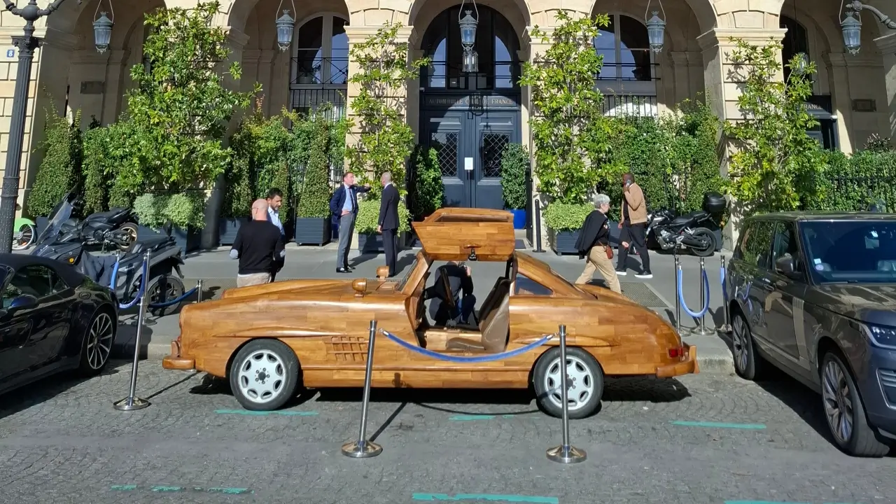 Mercedes 300 SL en bois