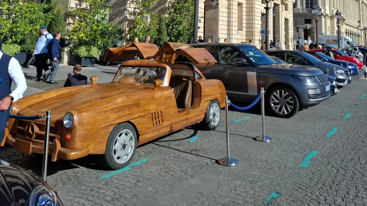 Mercedes 300 SL en bois