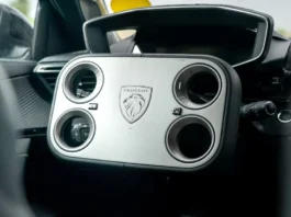 Peugeot 208 2027 - volant Hypersquare