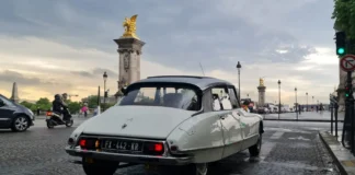 Une nouvelle vignette arrive en 2026 : les voitures de collection affichent leur identité Une nouvelle vignette arrive en 2026