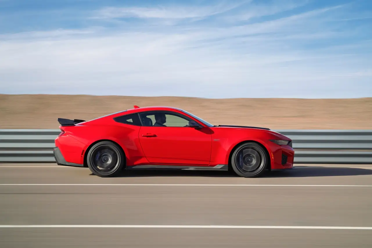 Ford Mustang Dark Horse SC V8 2026