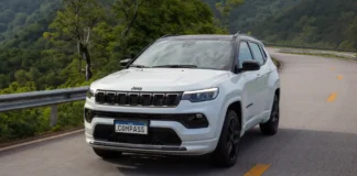 Jeep Compass Blackhawk Flex 2026 : le moteur Hurricane 2.0 Turboflex de 272 ch débarque au Brésil Jeep Compass Blackhawk