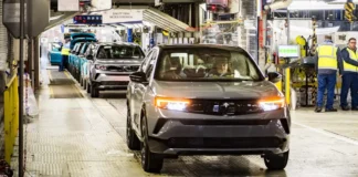 Opel fête son demi-million de Mokka : l’usine de Poissy tourne à plein régime Opel Mokka à l'usine de Poissy