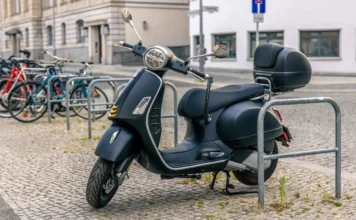 Quelle formule d'assurance scooter 50 choisir en 2026 ?